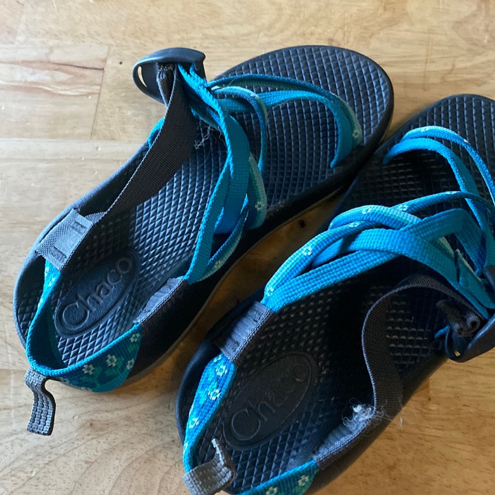 Chaco Girls Size 2